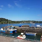 Дом отдыха Greystones Clock Tower *